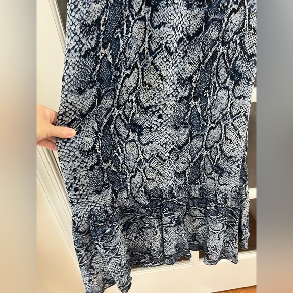 Reformation Dalie Dress  - Size 4 - in the "Python blue " print - Picture 3 of 9